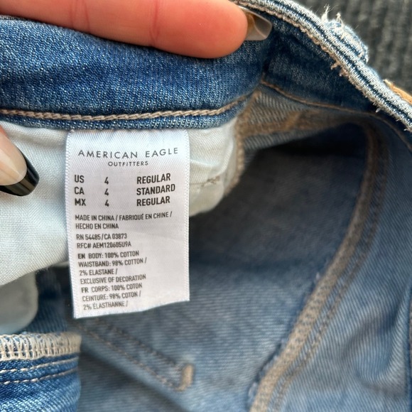 American Eagle Baggy Jeans Distressed Denim Blue Jeans Size 4 Stretch Waistband - Picture 6 of 11